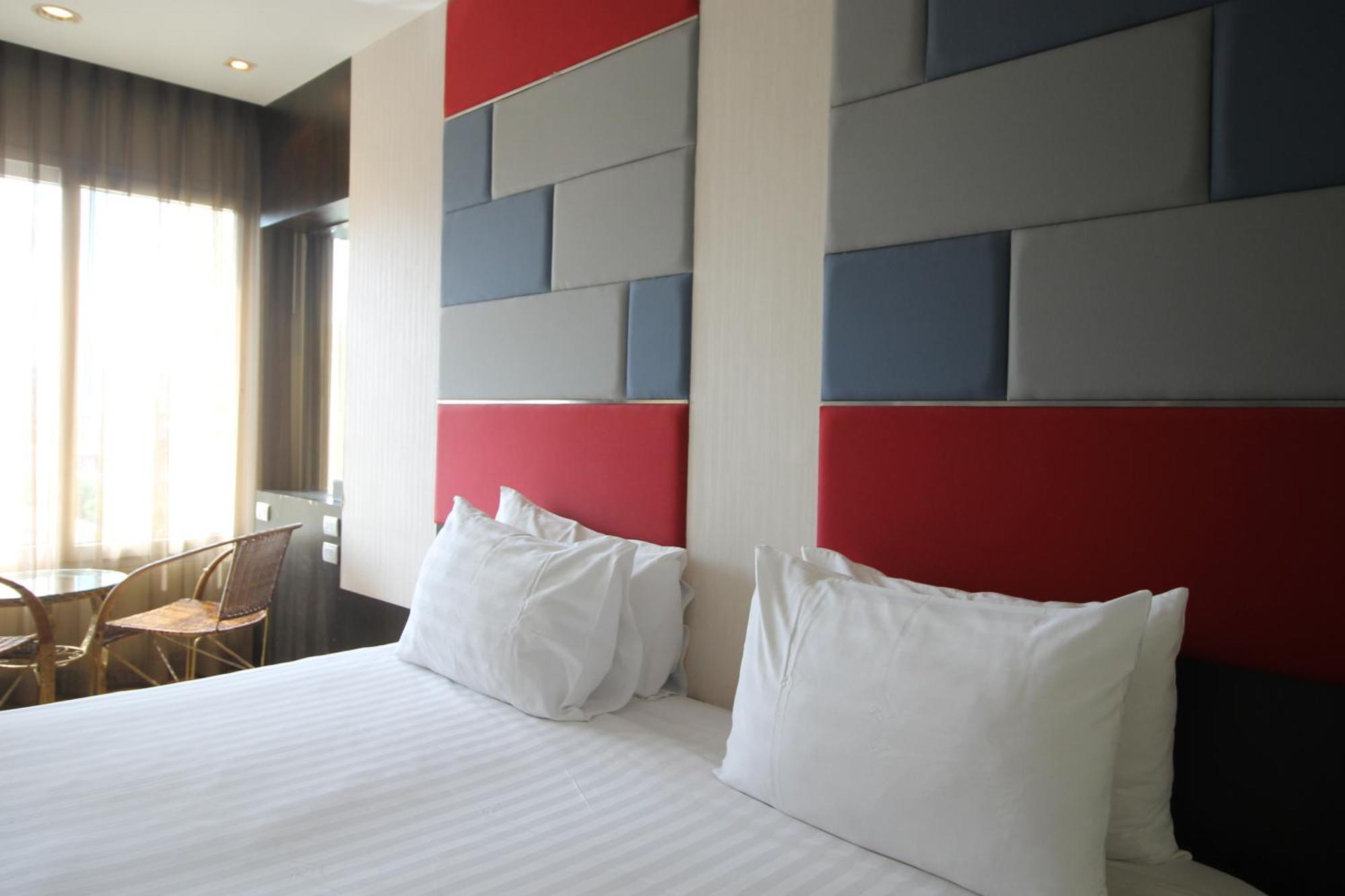 The Sunreno Aparthotel
