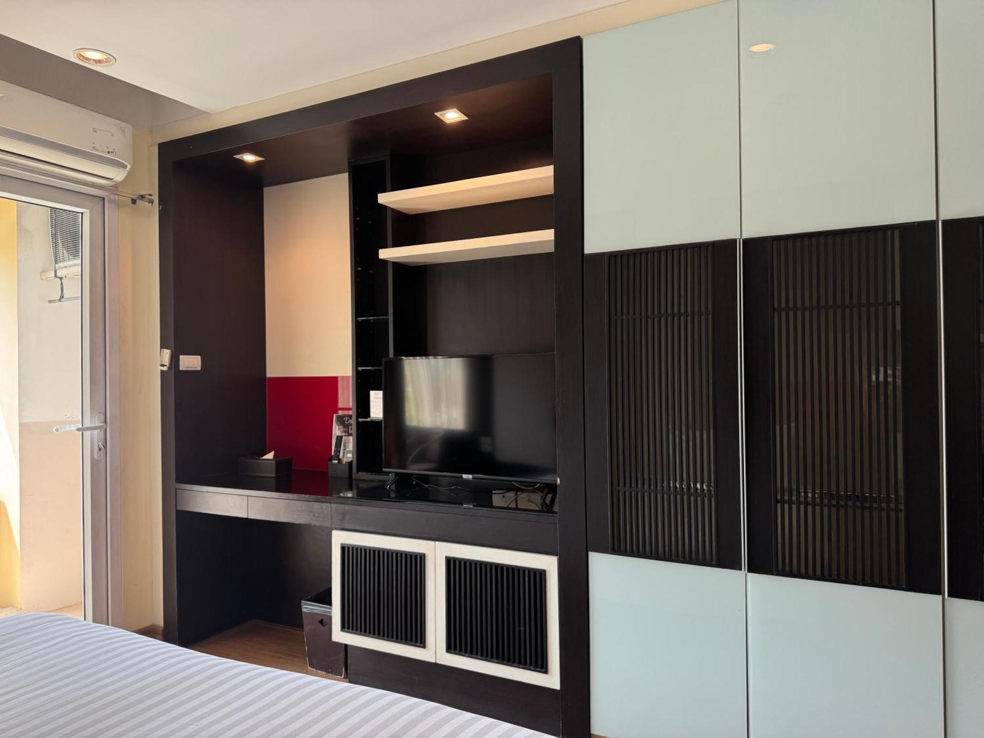 The Sunreno Aparthotel